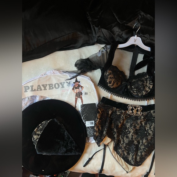 ⭐️ FIRM PRICE ⭐️ Brand NEW Y2K Playboy Deadstock Witch Costume 🧙🏼 - Picture 7 of 7